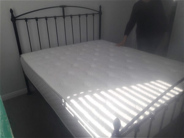metal bed image