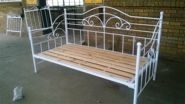 Zaida daybed image